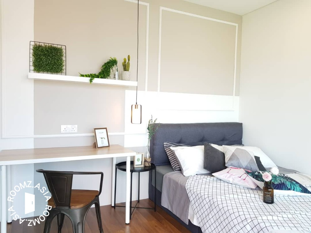 Male Luxury Middle room for rent at KL Sentral