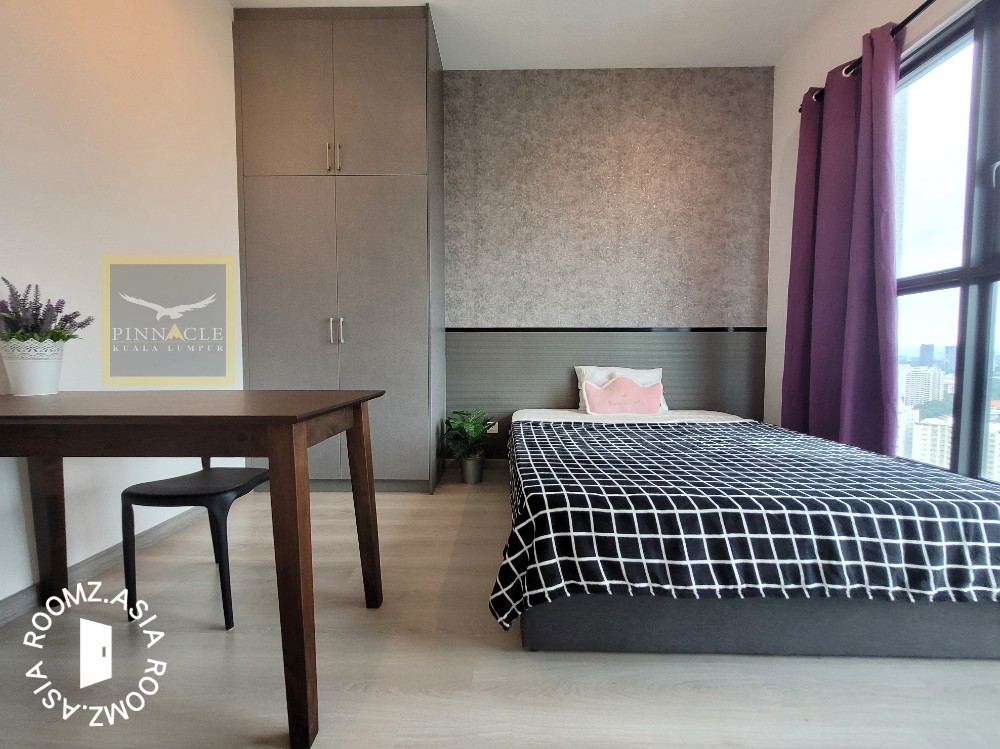 Middle room for rent at The Hermington Kuchai Lama ALL FEMALE Included Utility bills KLCC view 2x shared bathroom Mid Valley Bangsar South