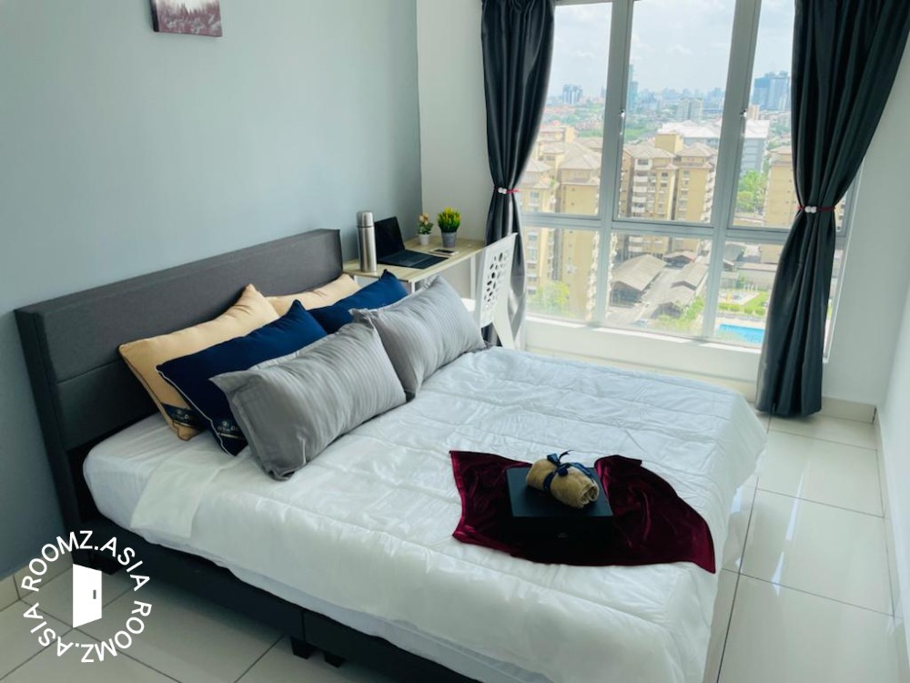 Middle room for rent at Spring Avenue Service Residences