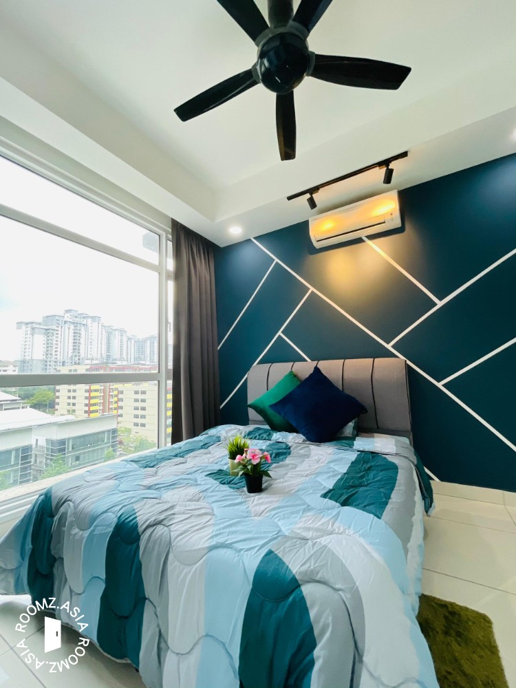 NEWLY Renovated Fully Furnished Master Room!!! Available to move in immediately!!!