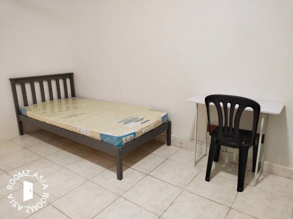 Single room for rent at Taman Mount Austin