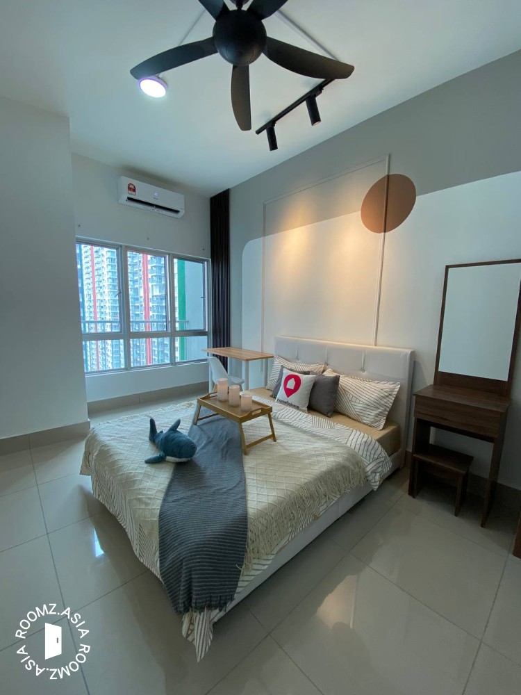 Master room for rent at with private 🛁bathroom
