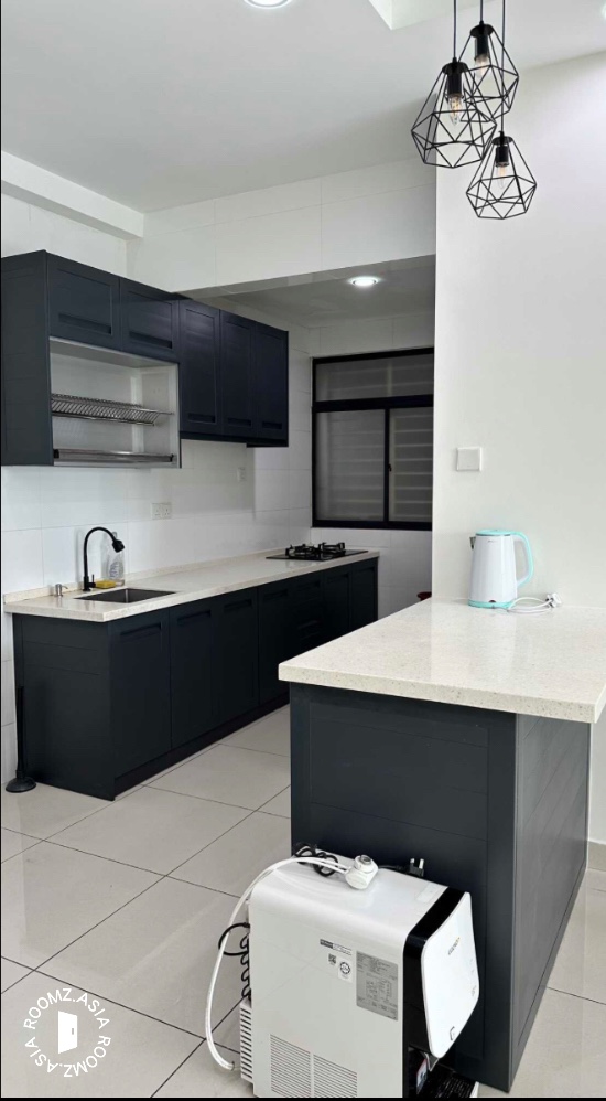 Single room for rent at with private 🛁bathroom
