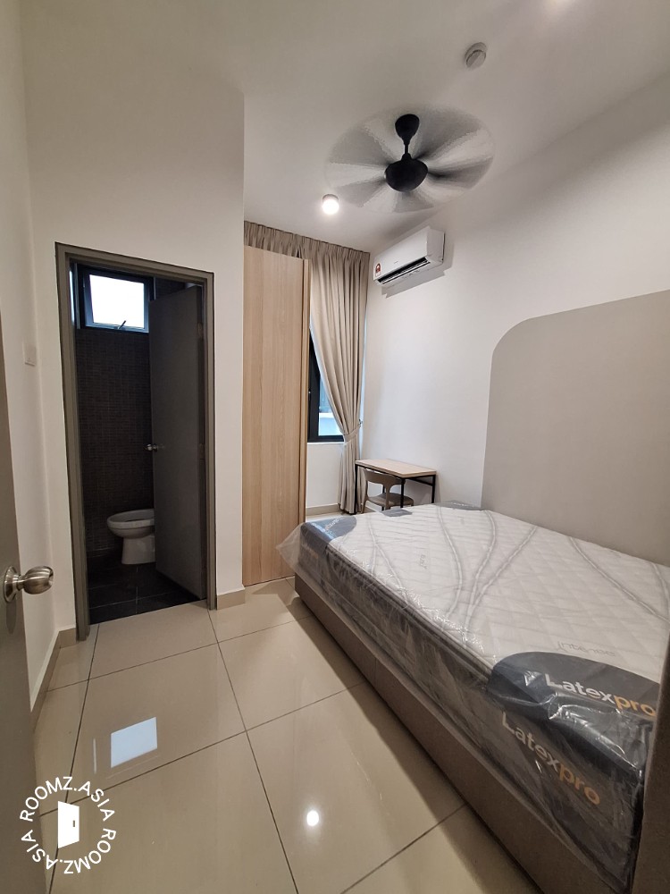 Fully furnished Medium Room for rent WITH ONE MONTH DEPOSIT at D7 LAGOON PERDANA BANDAR SUNWAY