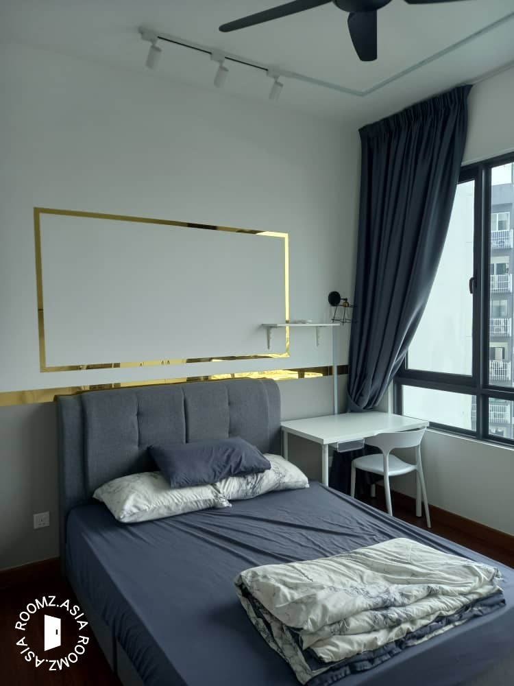 Master room for rent at with private 🛁bathroom
