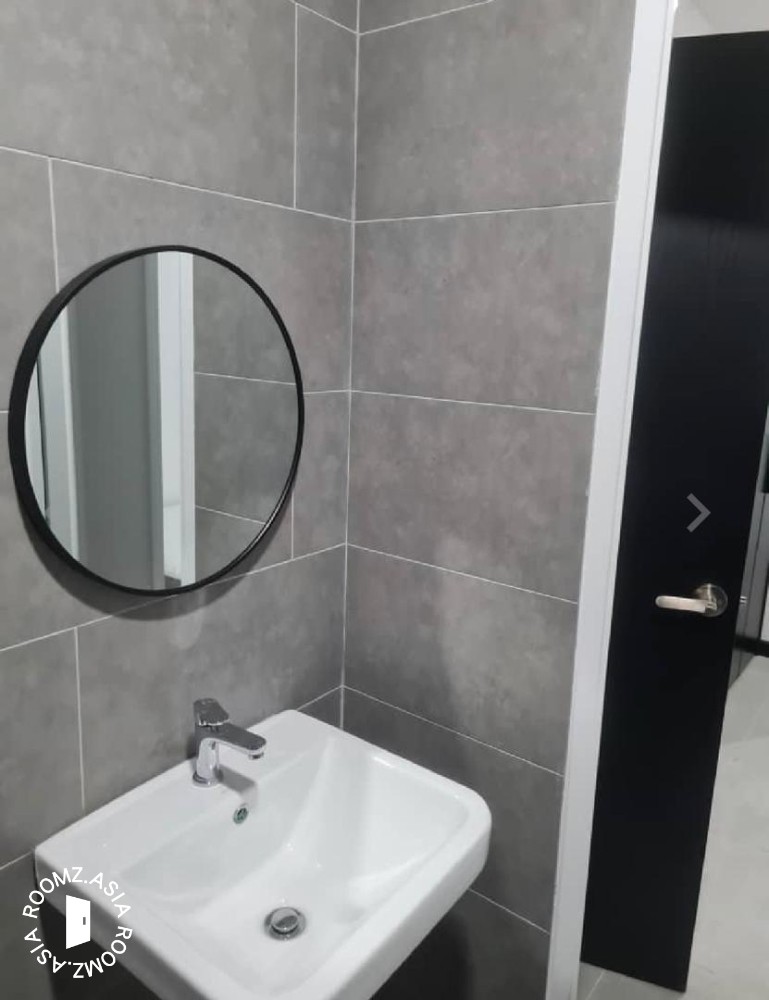 Master room for rent at with private 🛁bathroom