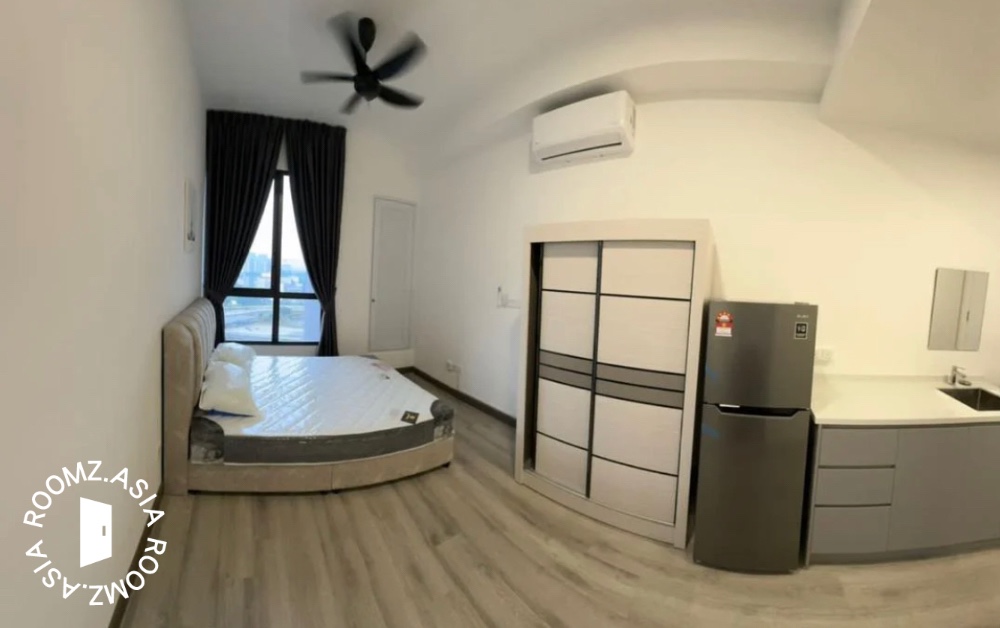 Studio room for rent at with private 🛁bathroom Whatsapp +601139168660