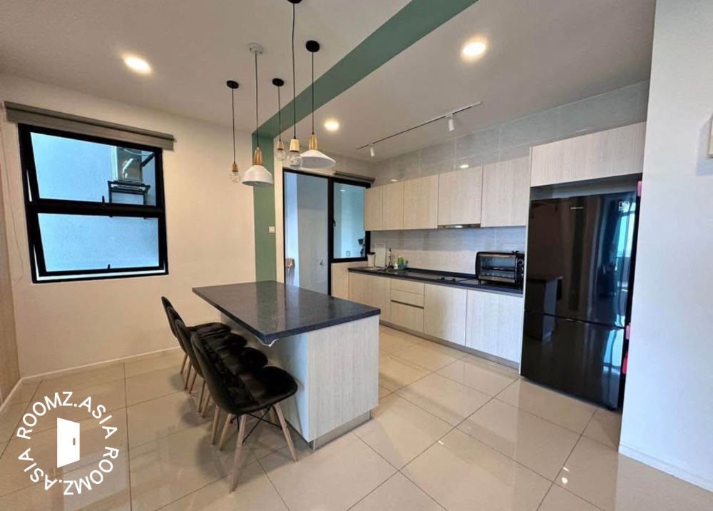 Room for rent at Puchong Single room for rent at with private 🛁bathroom