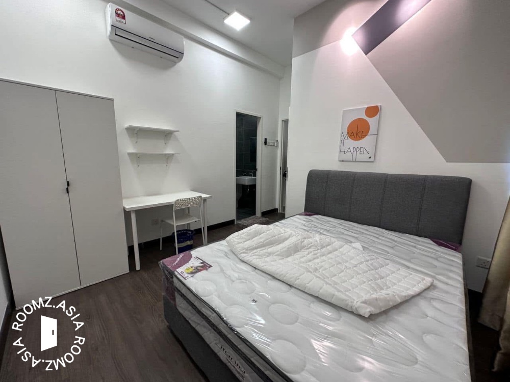 Studio room for rent at Residensi Hijauan (The Greens) with private 🛁bathroom