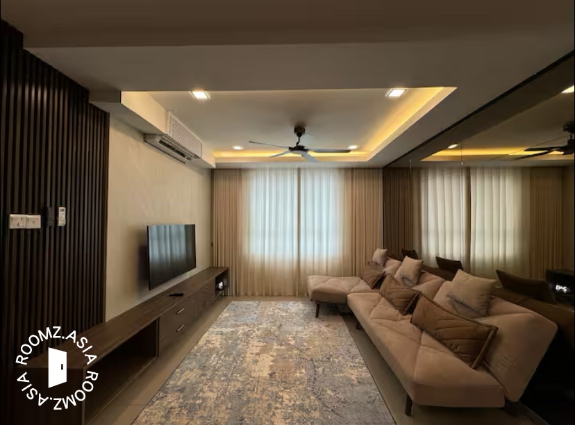 Master room for rent at with private 🛁bathroom