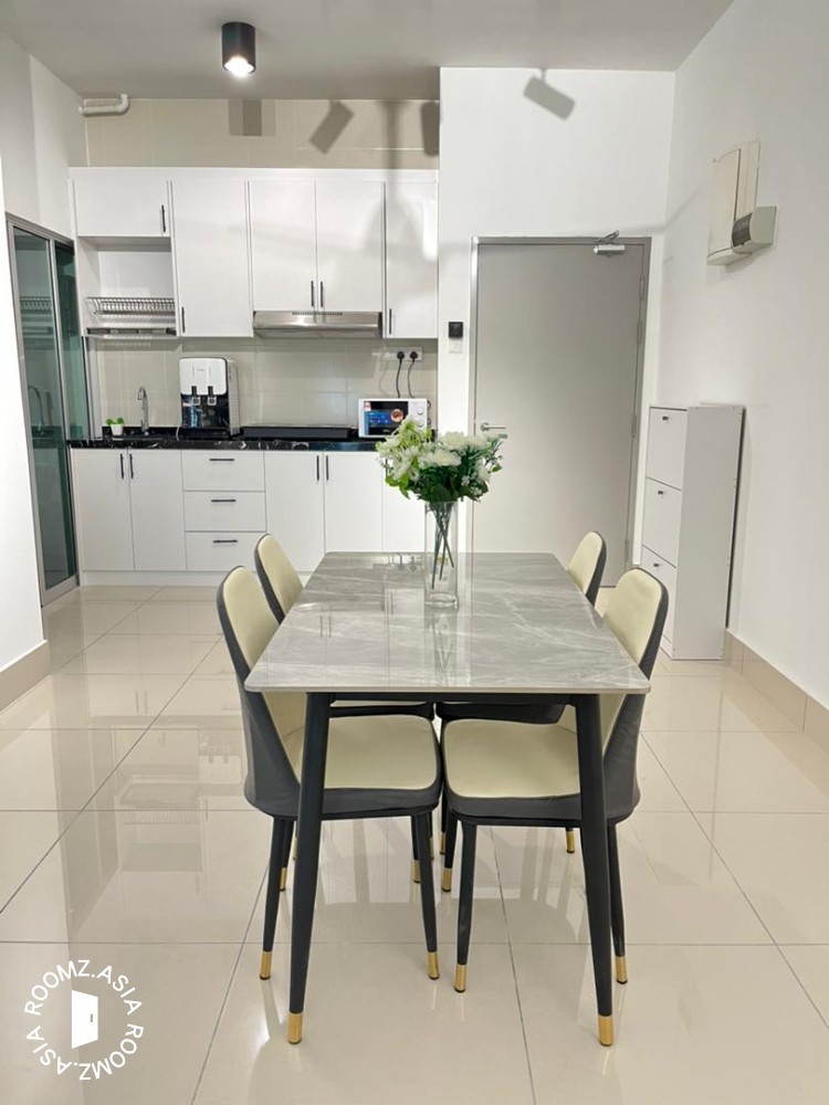 Middle Room at Razak City Residences, Sungai Besi