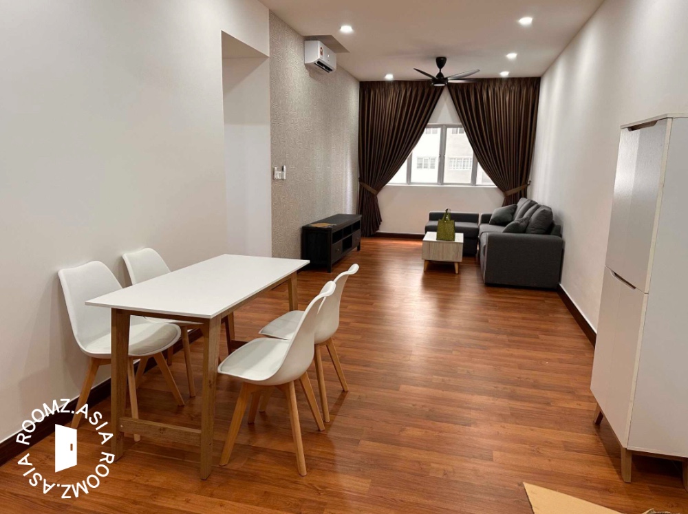 Master room for rent at with private 🛁bathroom