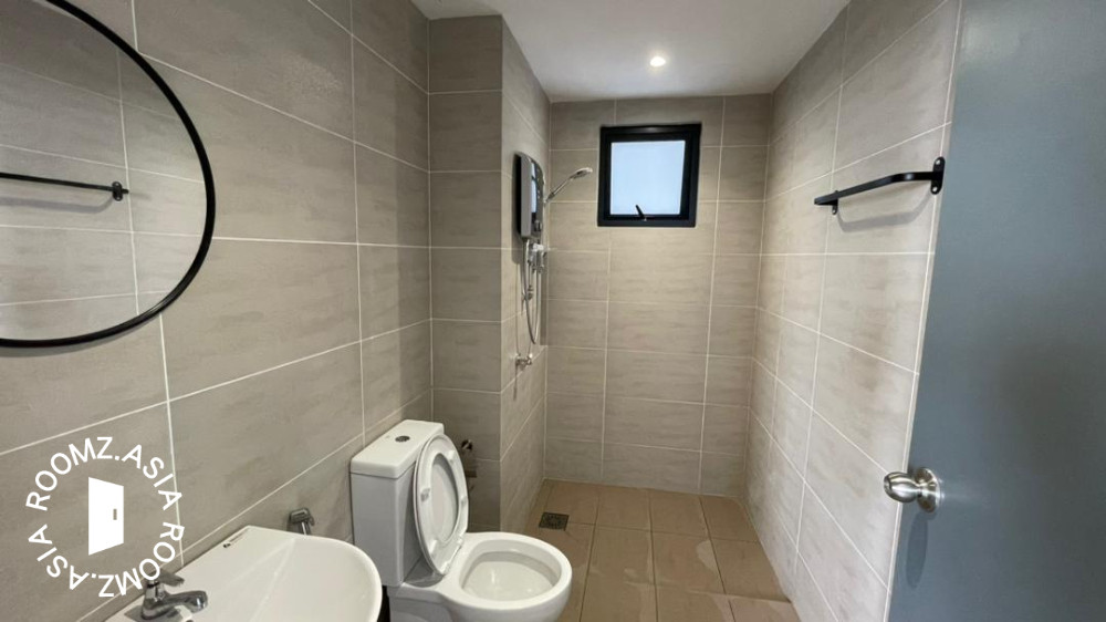 Master room for rent at with private 🛁bathroom