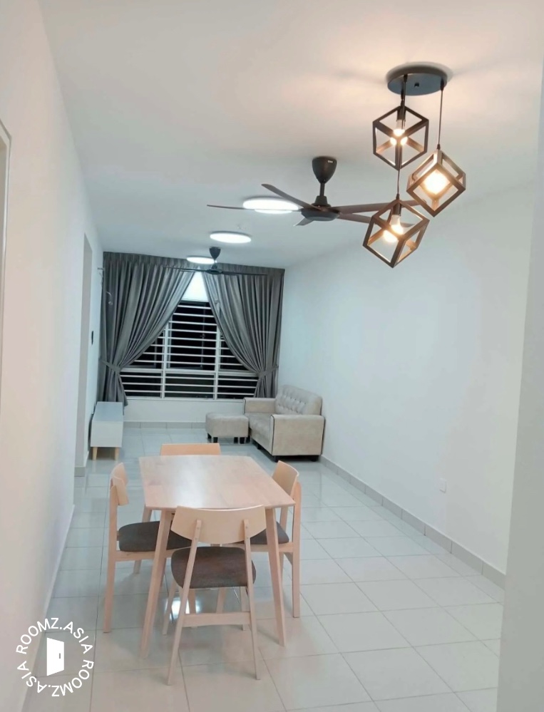 Studio room for rent at with private 🛁bathroom