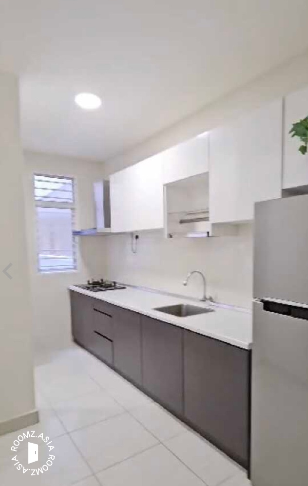 Single room for rent at with private 🛁bathroom
