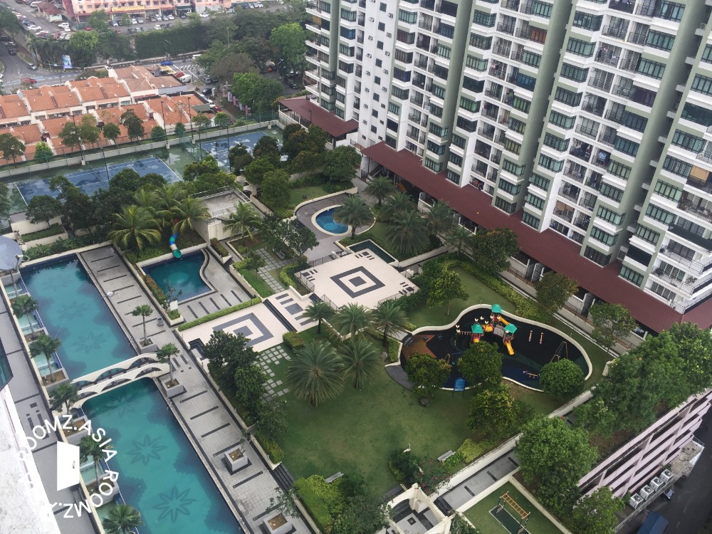 Fully furnished room at ONE DAMANSARA condo to let to Single Professional Working Adult Only - DIRECT OWNER