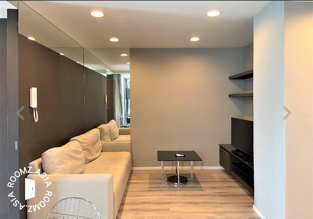 A condo common room with a private bathroom for the tenant's own use.  +60 16 408 0645  Looking for a happy, great tenant to make this cute and place home!  Interested tenants should Message the   landlord on WhatsApp : +60 16 408 0645 direct owner 