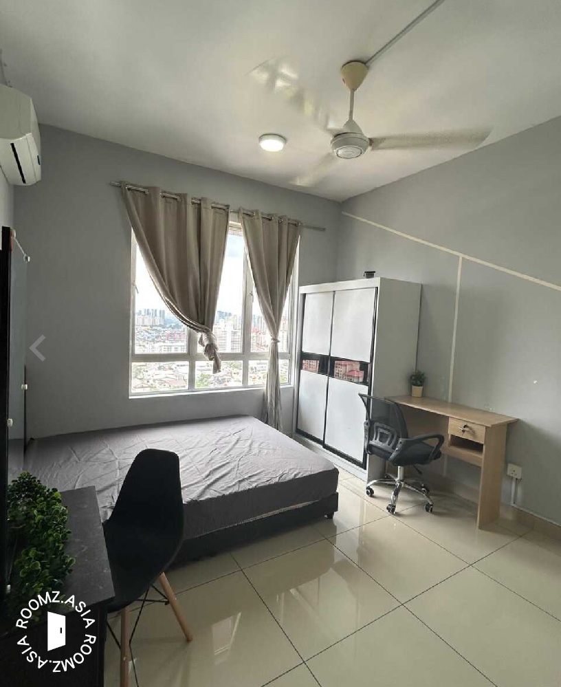 Single room for rent at with private 🛁bathroom