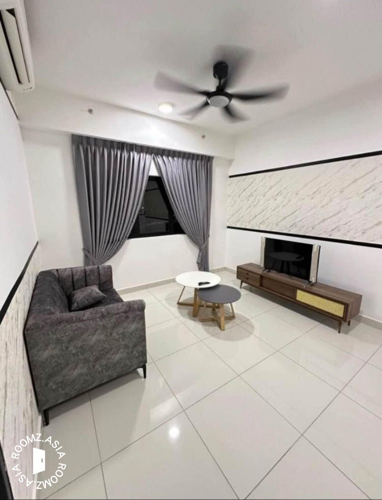 Studio room for rent at with private 🛁bathroom