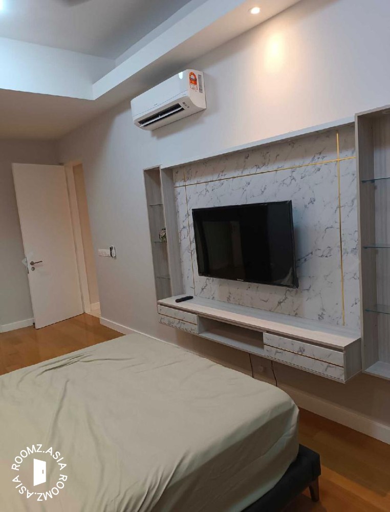 Single room for rent at with private 🛁bathroom