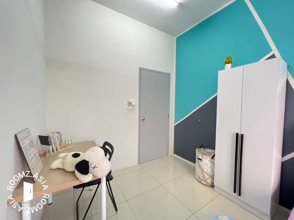 🚀 Near Shopping & Dining Areas – Convenient and Secure!