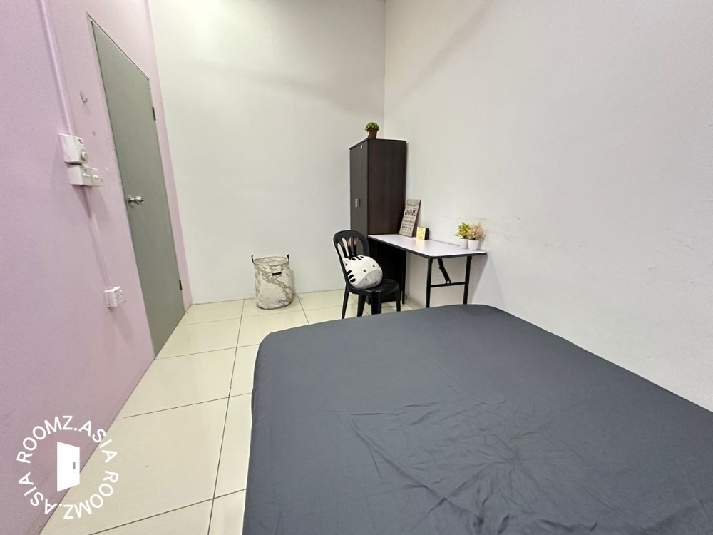 Single room for rent at