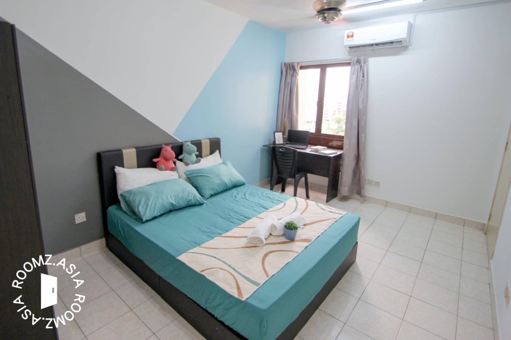 Master room for rent at with private 🛁bathroom