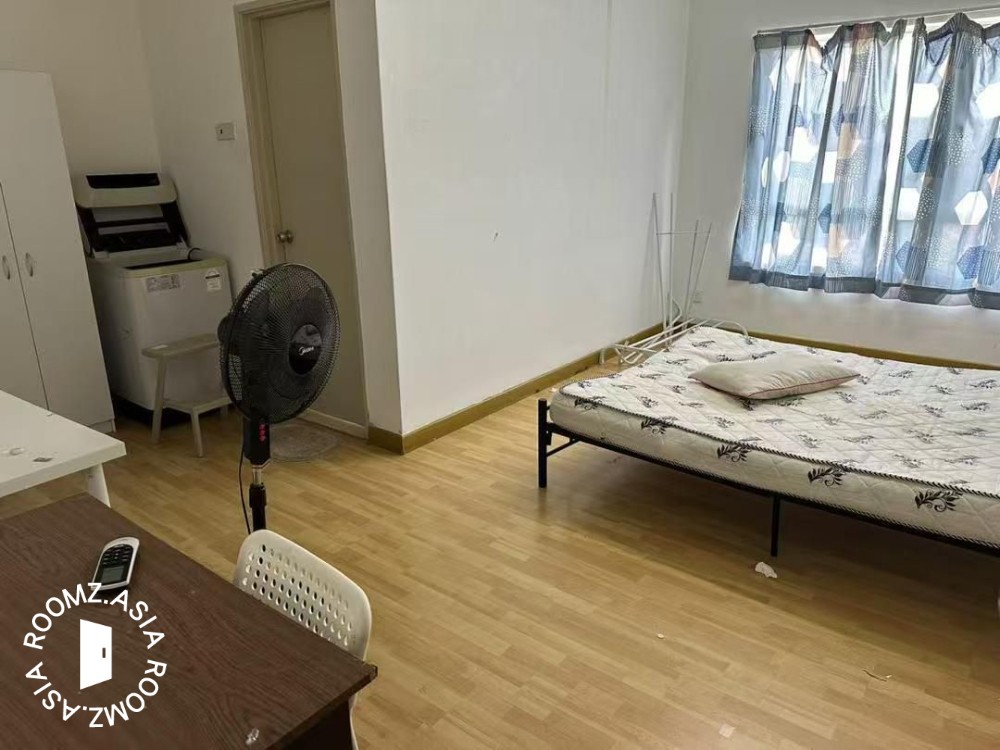 Master room for rent at with private 🛁bathroom COVA SUITE