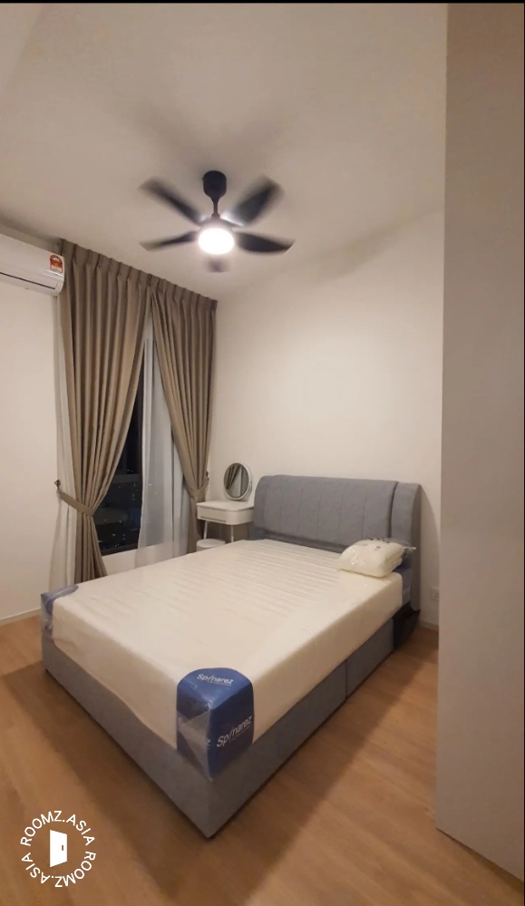 Studio room for rent at with private 🛁bathroom