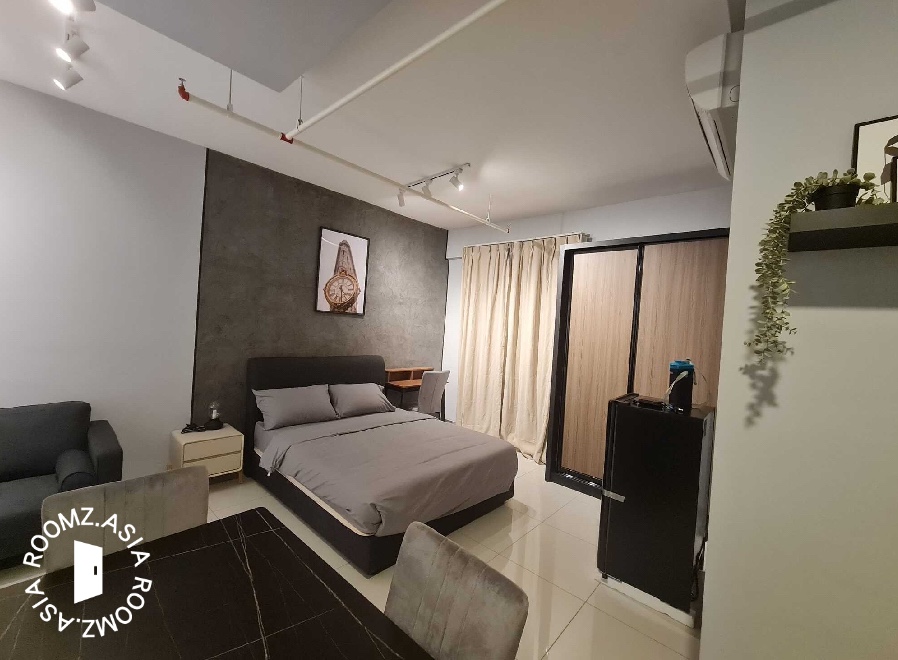 Studio room for rent at with private 🛁bathroom