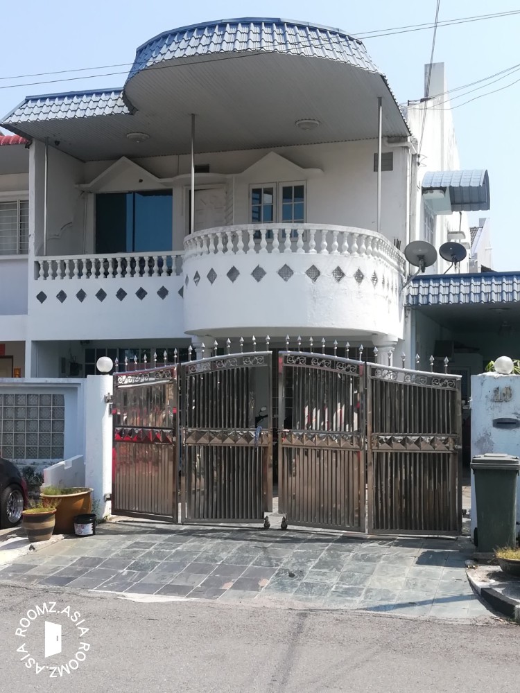 Cozy Master Room for rent with private 🛁bathroom (Landed House)