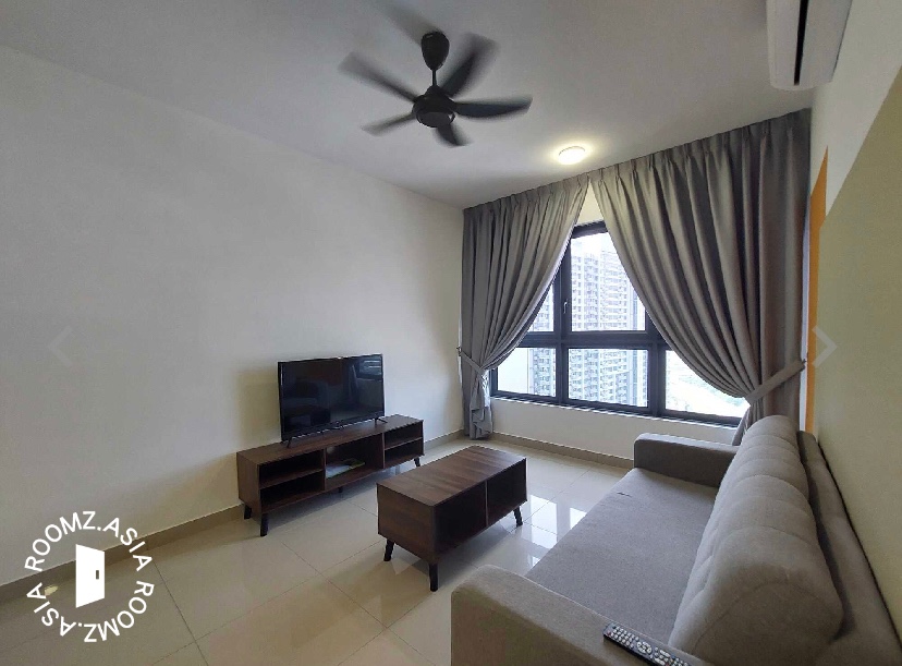 Single room for rent at Hyde Tower, i-City with private 🛁bathroom