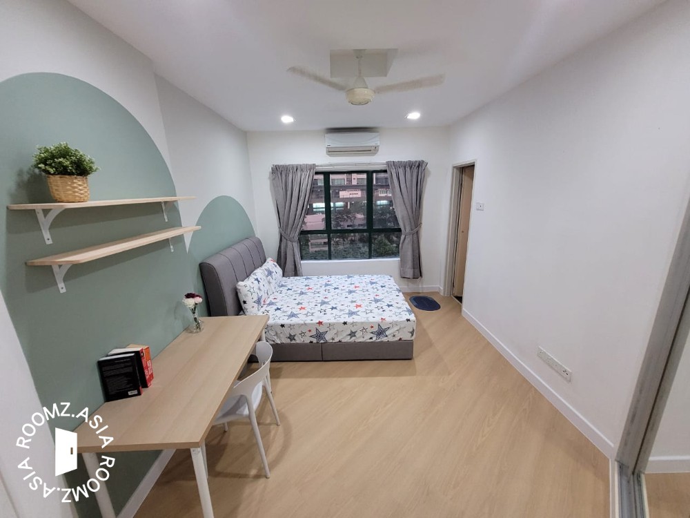 🏡 MOVE-IN READY MASTER ROOM with private 🛁bathroom 😍 Near The Met/Publika/Solaris/Mont Kiara @ Changkat View Condo, Dutamas 🏡
