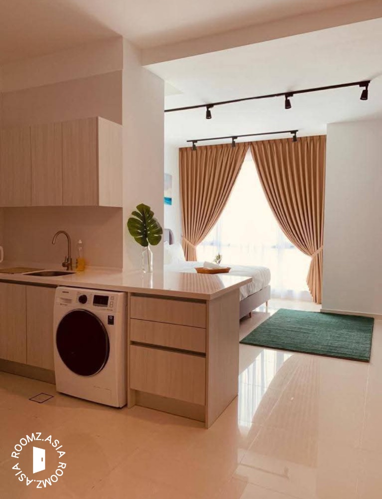 Studio room for rent at The Sentral Residences with private 🛁bathroom