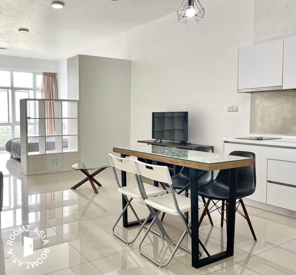 Studio room for rent at Mutiara Upper East @Desa Pandan with private 🛁bathroom