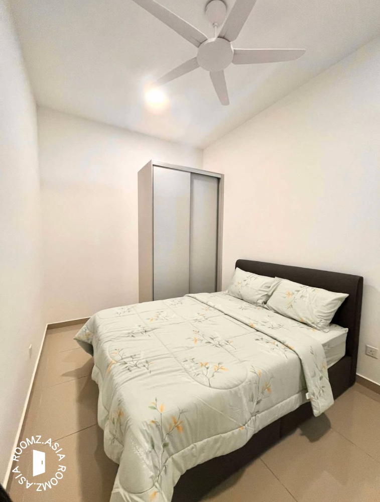 Studio room for rent at Tropicana 218 Macalister with private 🛁bathroom