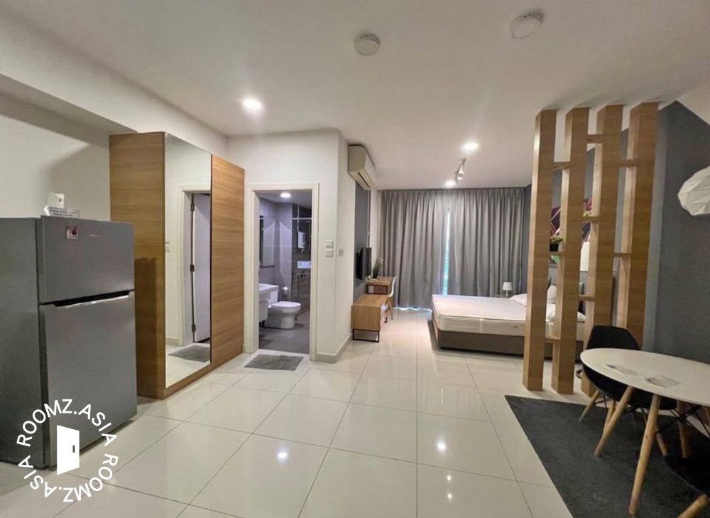 Studio room for rent at The Heritage Condominium with private 🛁bathroom