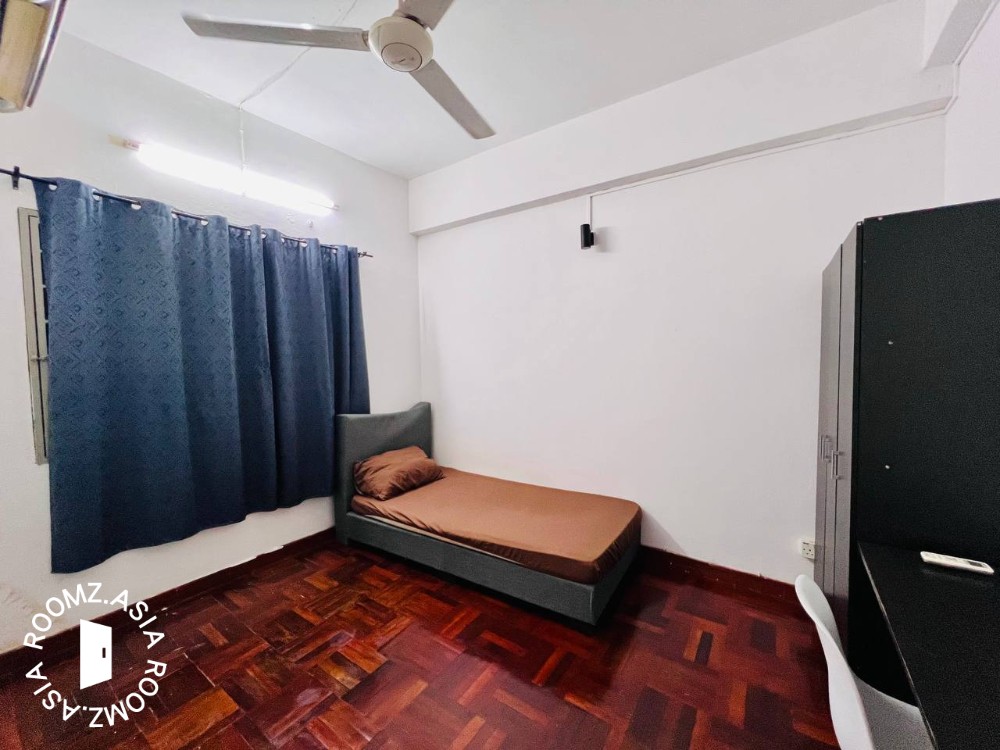 Single room for rent at Ridzuan Condominium Bandar Sunway near Bus stop,Supermarket,Sunway Pyramid,Mentari,College,Damen,Mydin,Restaurant,Hospital