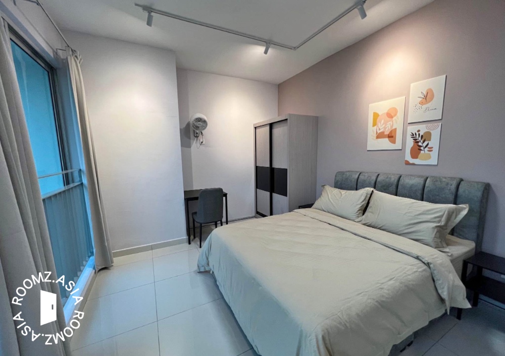 Studio room for rent at Regalia Residence The Sky Pool Suite with private 🛁bathroom