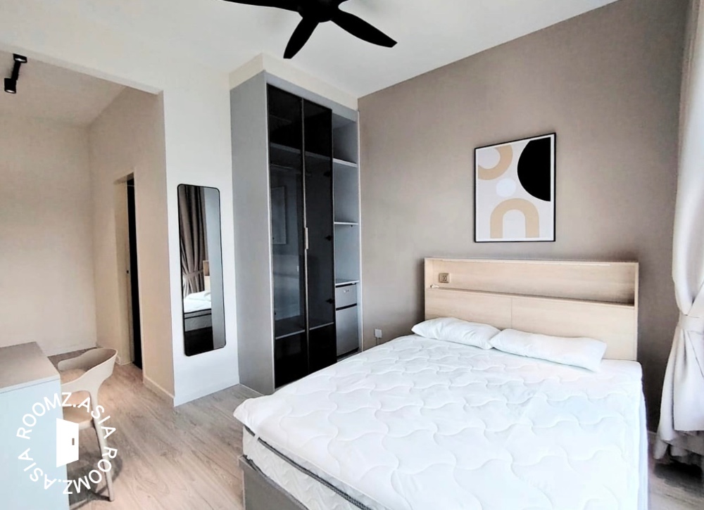 Studio room for rent at Nadia Parkfront Condos with private 🛁bathroom