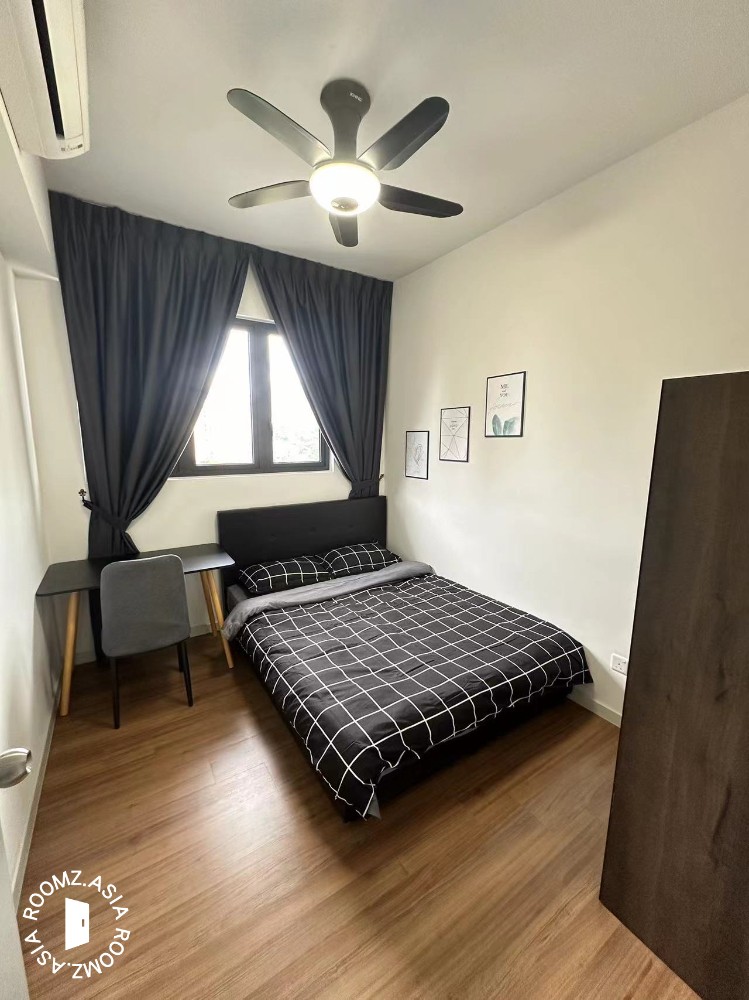 Middle room for rent at M Vertica @Cheras Maluri 8min walk LRT/MRT Maluri