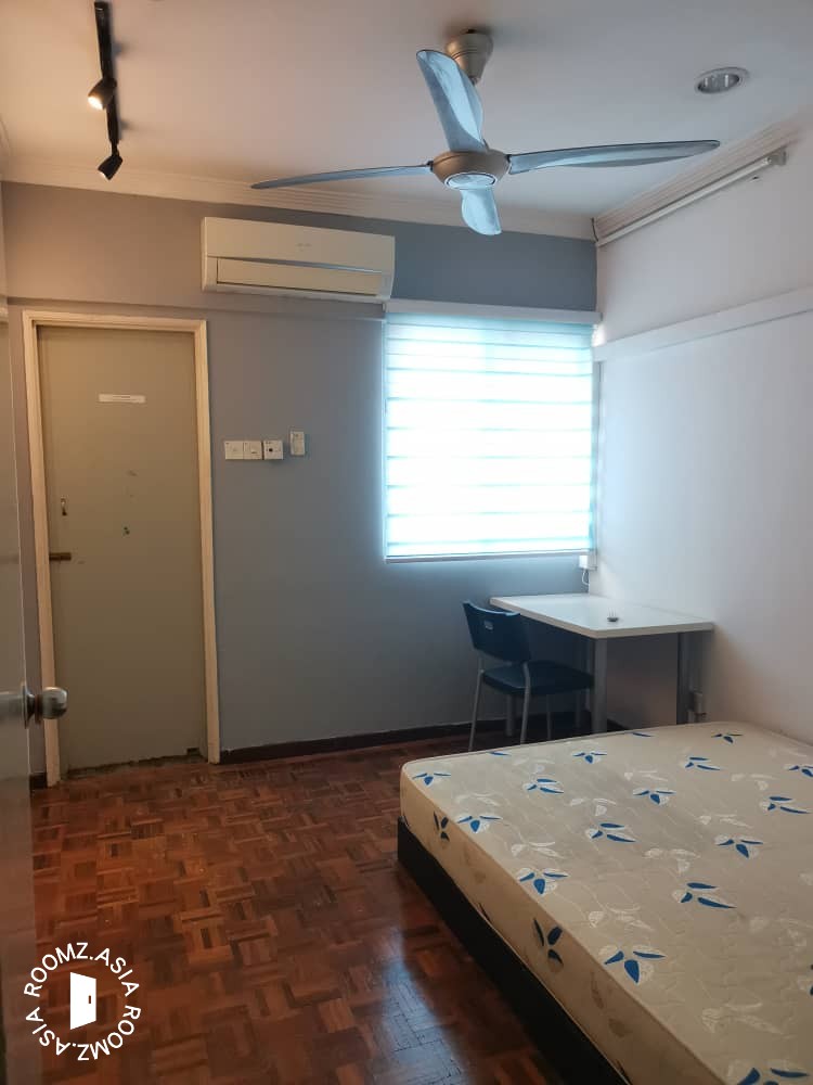 COUPLE ROOM w/ attached bathroom @ Sunway (Free Utilities / Near Pyramid, Monash, Pinnacle)