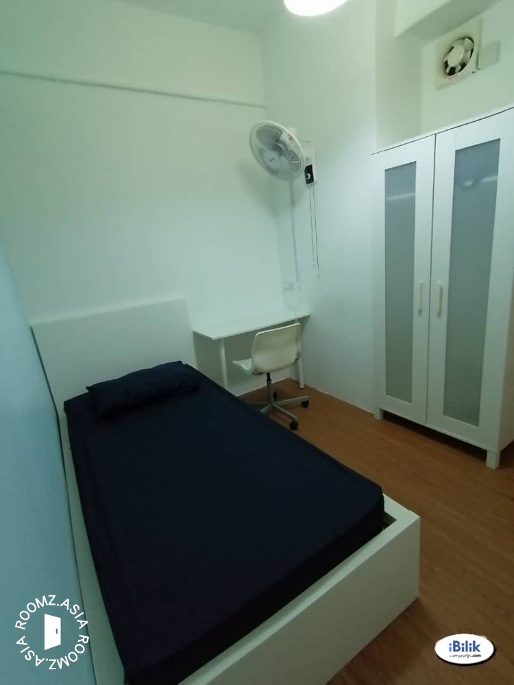 Single room for rent at SS19