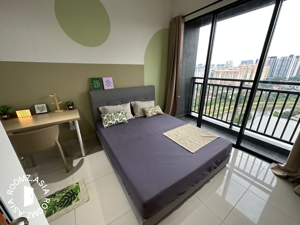 🌟 Well-Designed Room + High-Speed WiFi – Ideal for Work & Living!