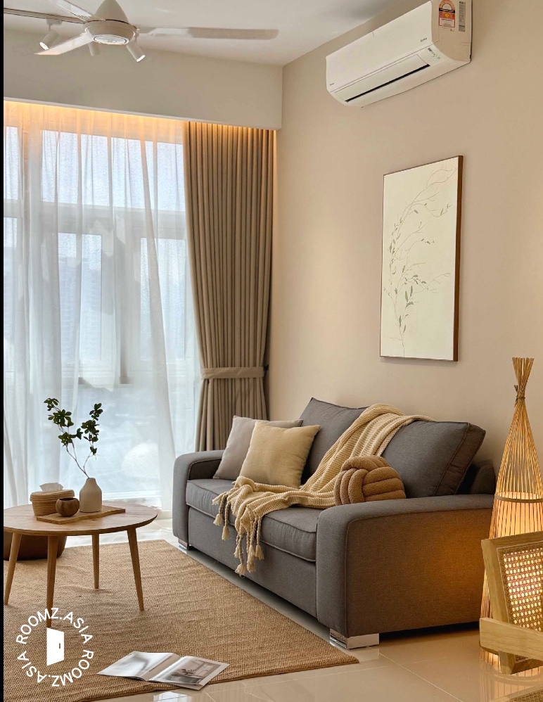 A condo common room with a private bathroom for the tenant's own use. +60 16 408 0645 Looking for a happy, great tenant to make this cute and place home! Interested tenants should Message the landlord on WhatsApp : +60 16 408 0645 direct owner