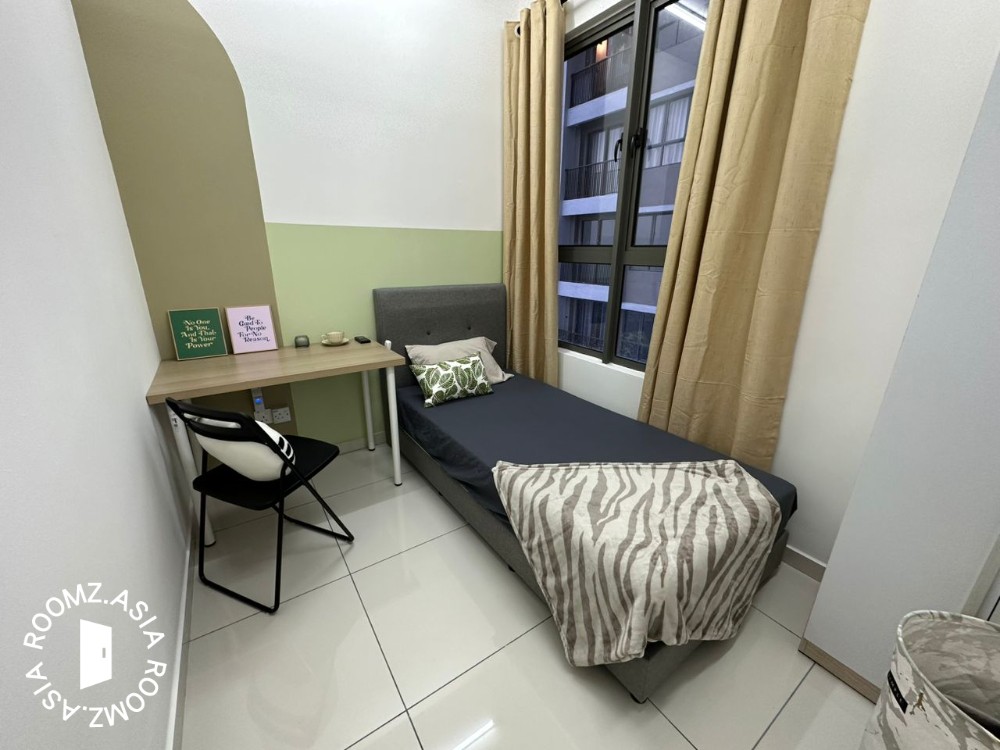 🌟 Well-Designed Room + High-Speed WiFi – Ideal for Work & Living!