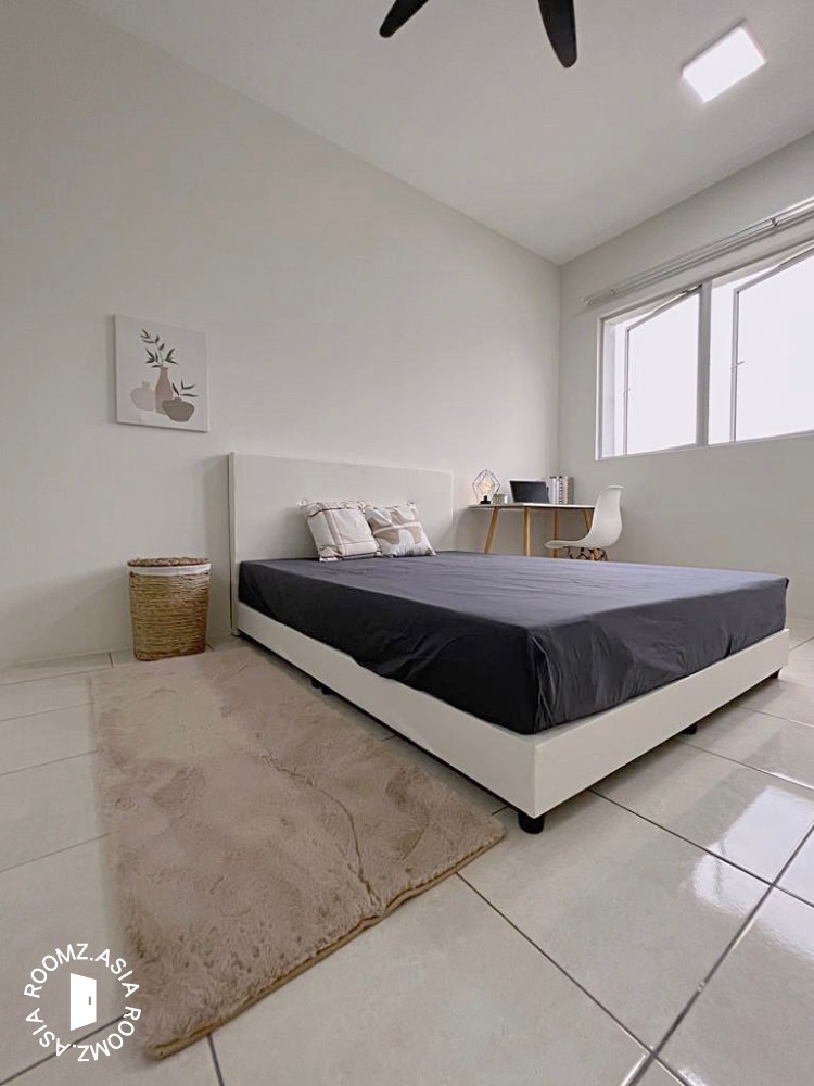 MASTER ROOM FOR RENT IN PLATINUM OUG INCLUDE UTILITIES