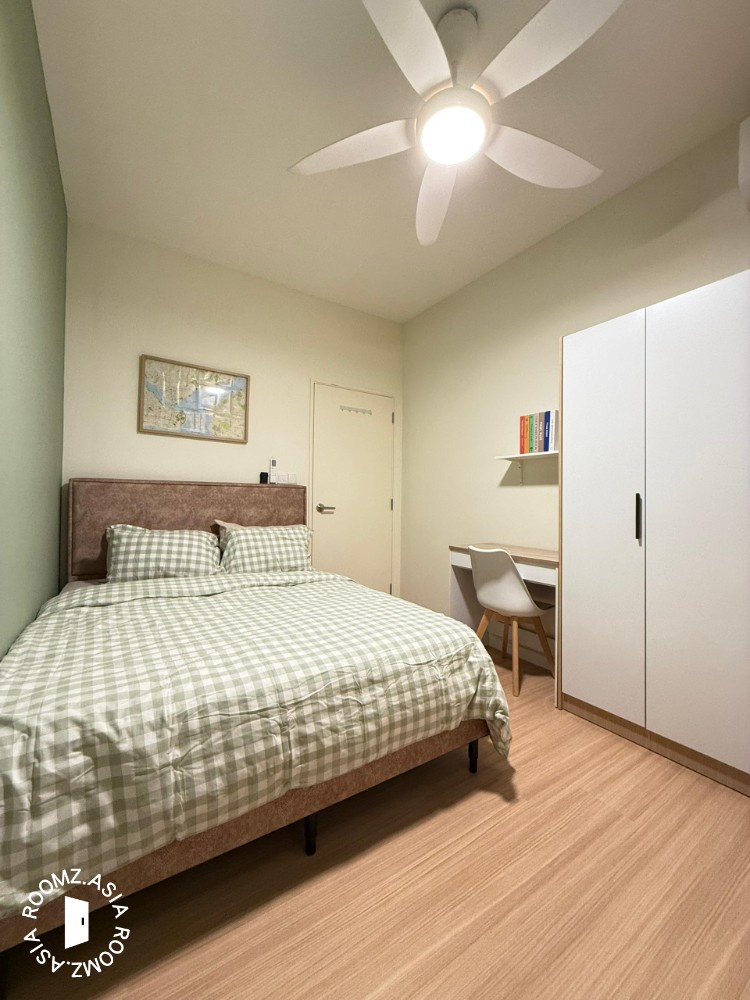Tuan 2egacy_Super Medium Shared Room R2_Queen Bed_Female