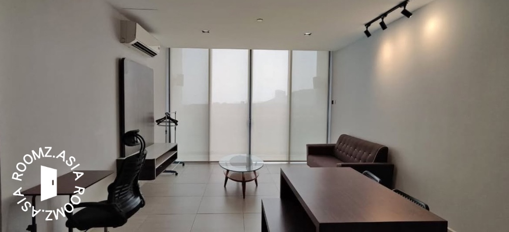 Fully furnished studio unit