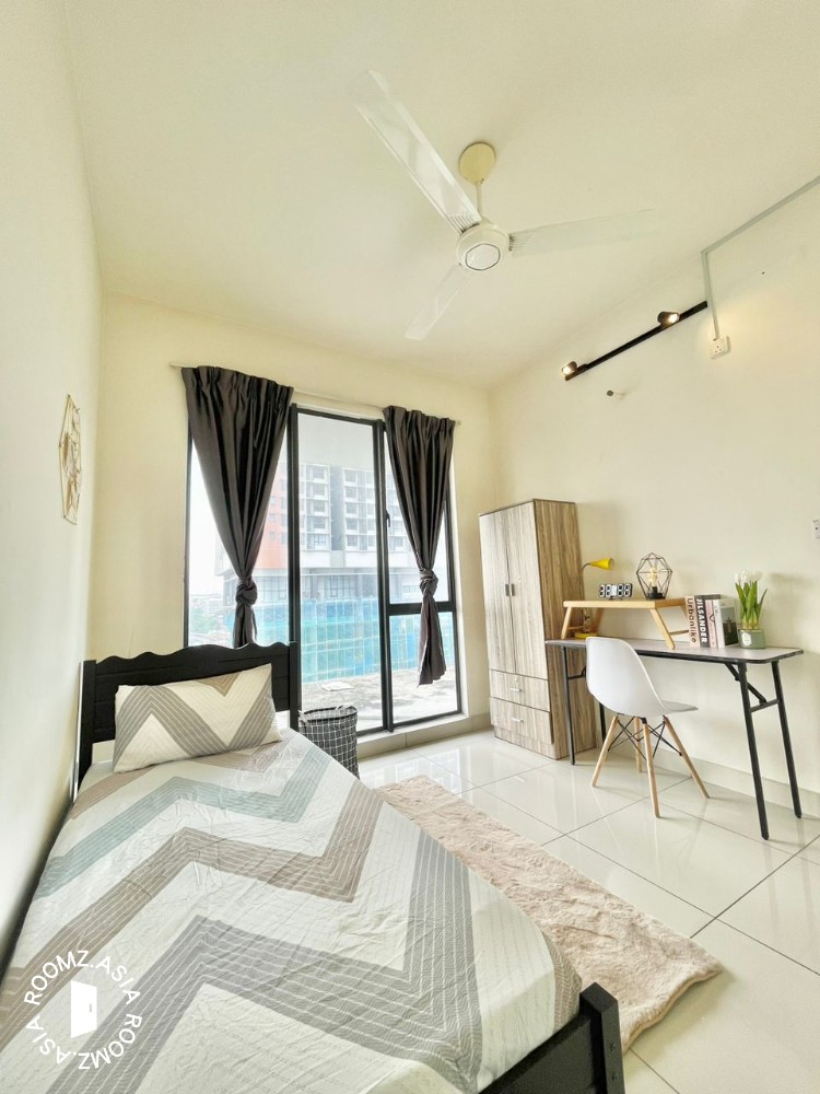 MIDDLE ROOM FOR RENT IN CHERAS YOU VISTA NEAR MRT TAMAN SUNTEX